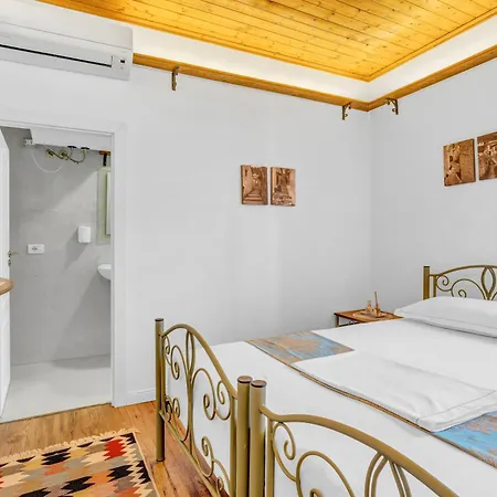 The Well House - Unesco Gorice Berat