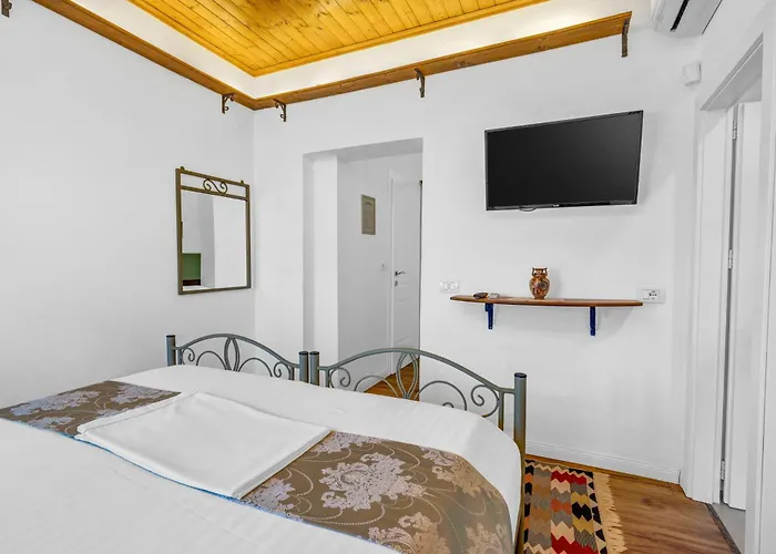 The Well House - Unesco Gorice